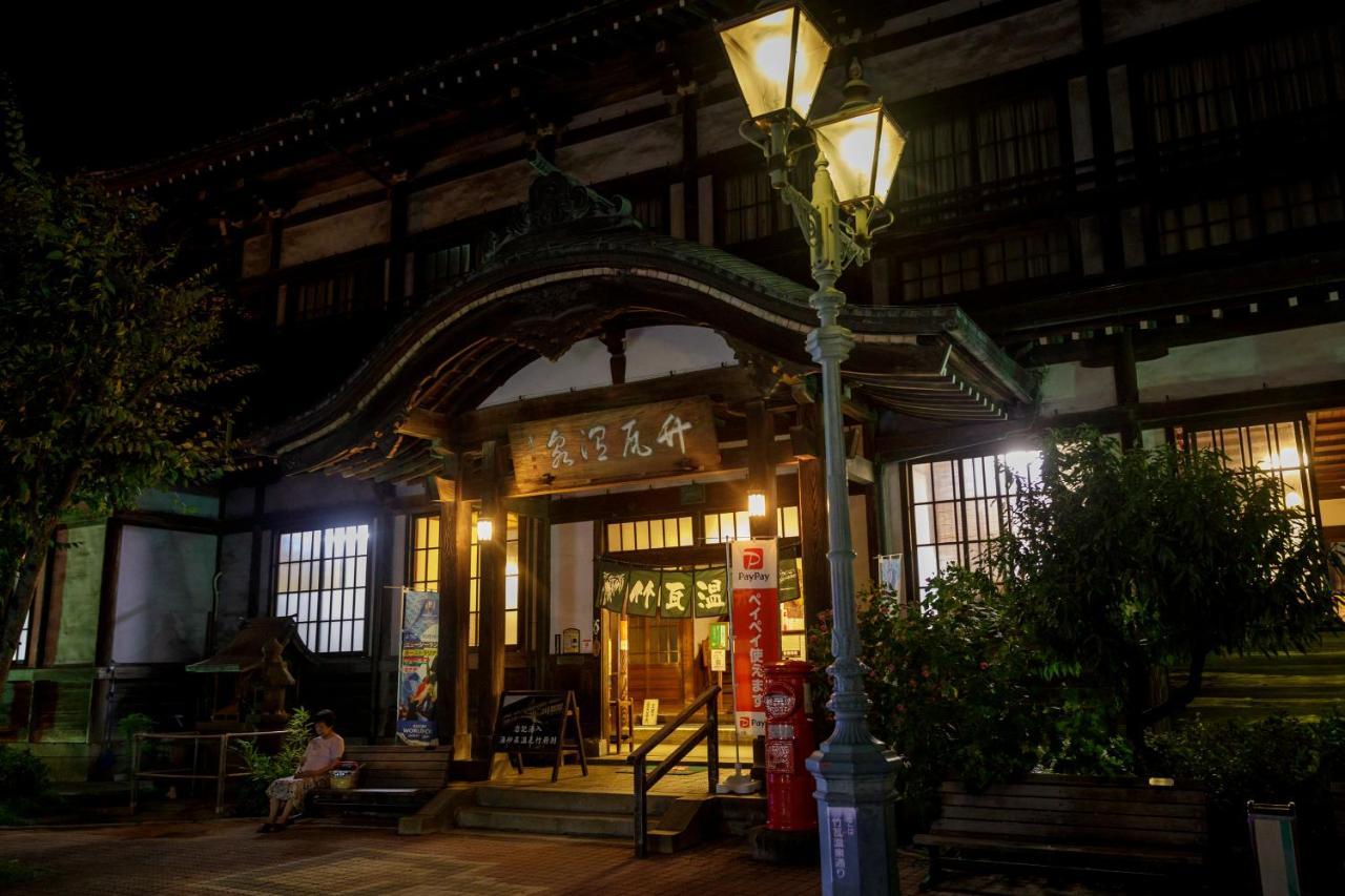 Hotel New Tsuruta Beppu Esterno foto